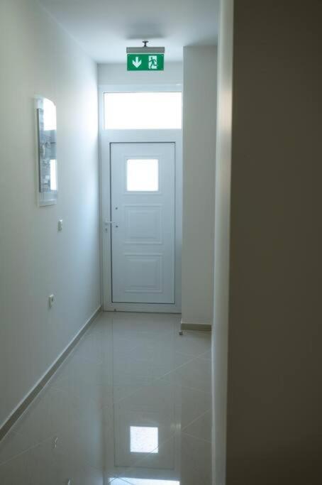 Anesis Airport Rooms 102 كوروبيون المظهر الخارجي الصورة